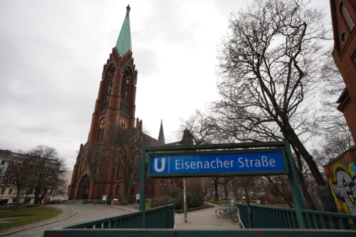 U7 Eisenacher Straße und Apostel Paulus  Kirche